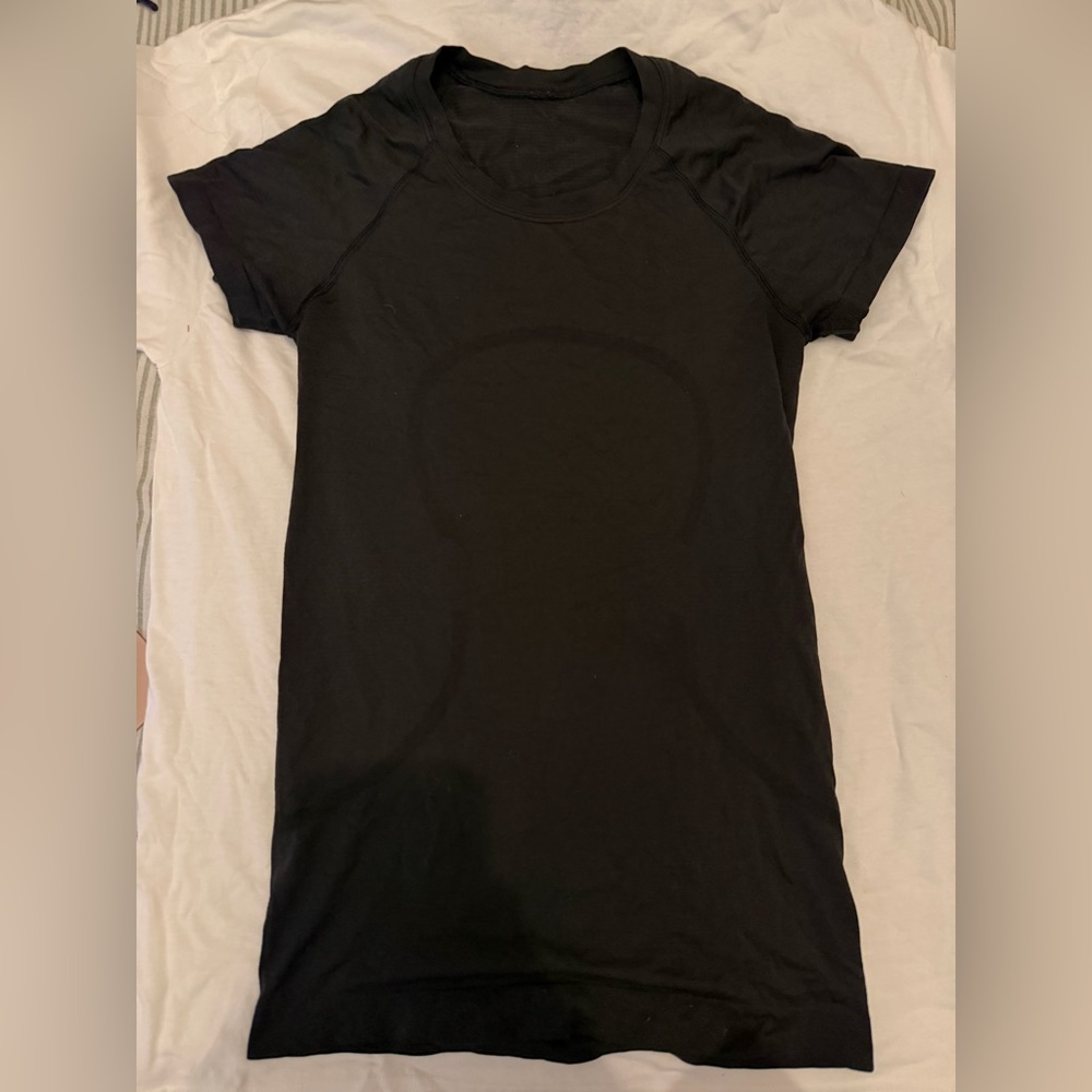 lululemon athletica Black Short Sleeve Tee